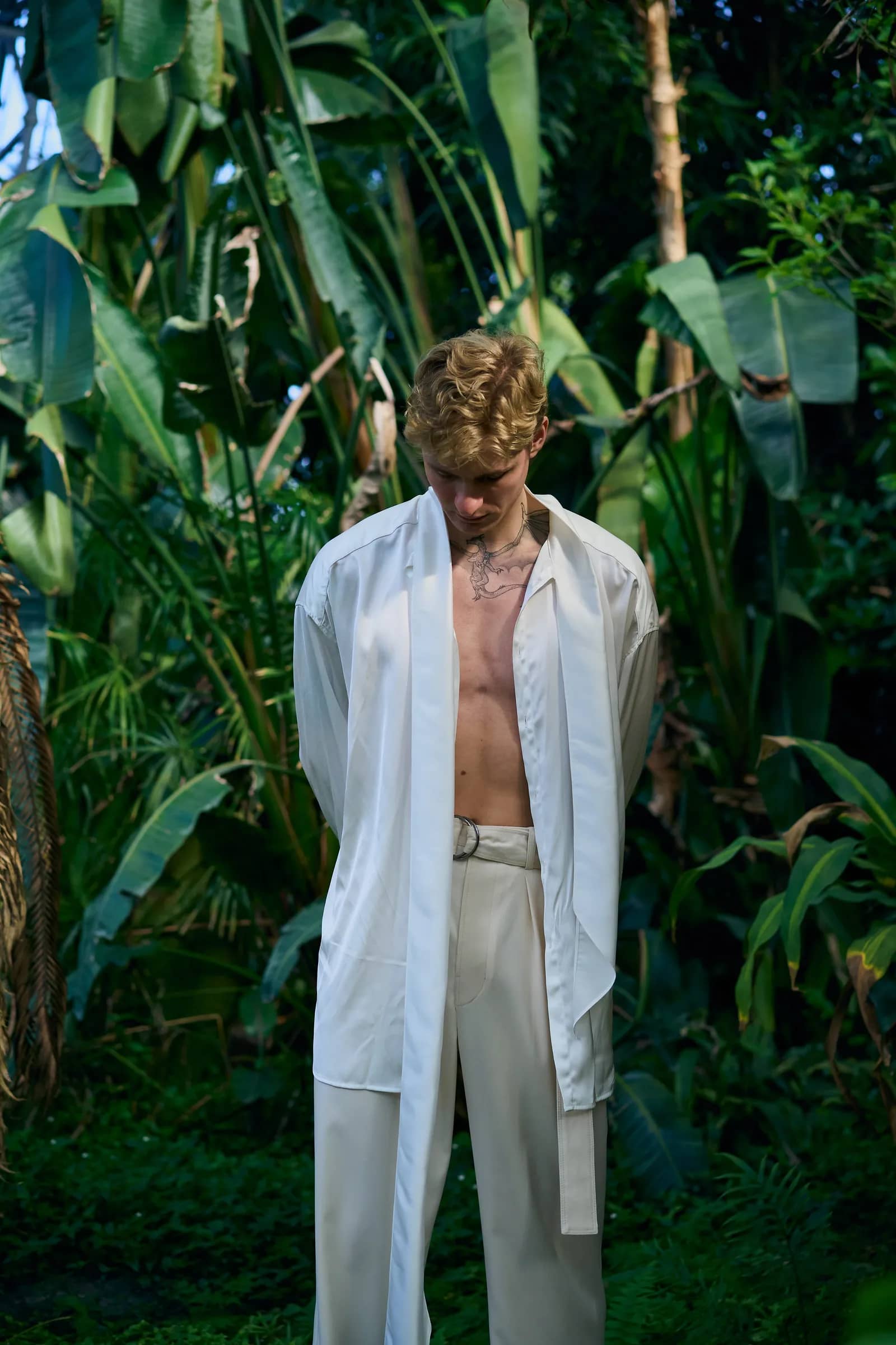 ОВЕРСАЙЗ СОРОЧКА З ШЛЕЙФОМ БІЛА